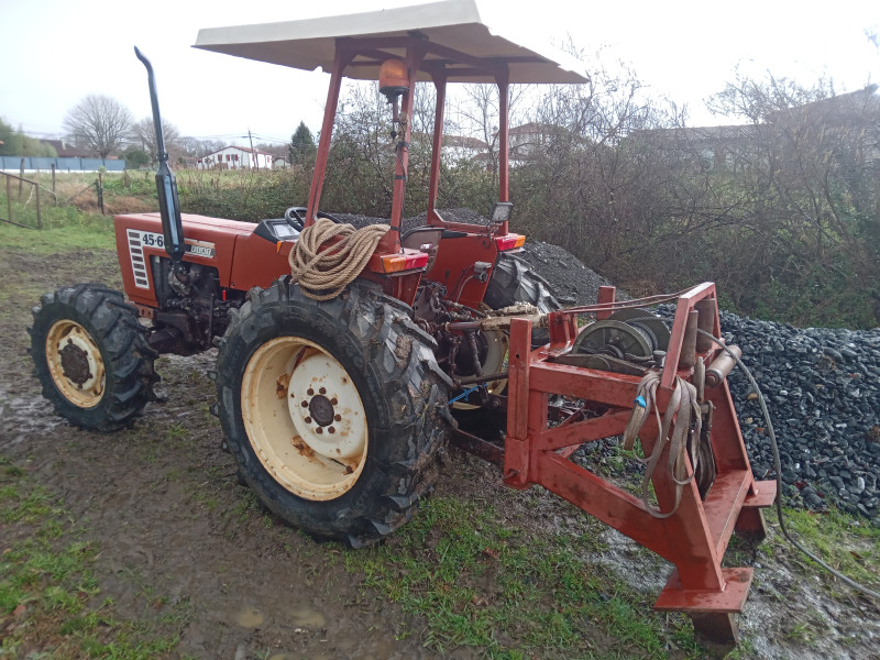 20240210_105107.jpg (3.85 Mio) Vu 20839 fois Au bois avec un treuil de gmc garwood et 70 mtrs de câble.