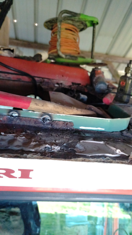 Snapchat-1014719518.jpg (820.69 Kio) Vu 12986 fois Création d'un nouveau bord avec de la tôle fine, léger pointage pour la tenue provisoire