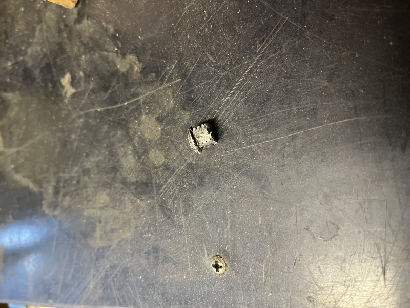 Pièce trouvée dans le bouchon de vidange ???