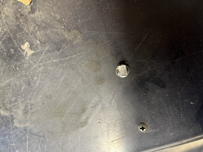 Pièce trouvée dans le bouchon de vidange ???