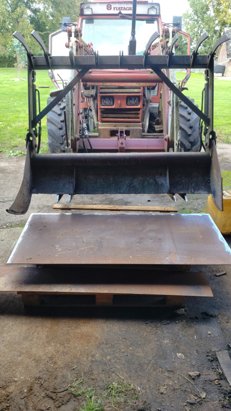 Snapchat-1554897137.jpg (2.87 Mio) Vu 1221 fois Ah oui je lui ai refait la tôle du godet entre temps